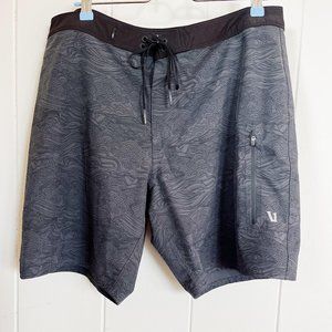 Vuori Infinity Board Shorts Men's Size 34